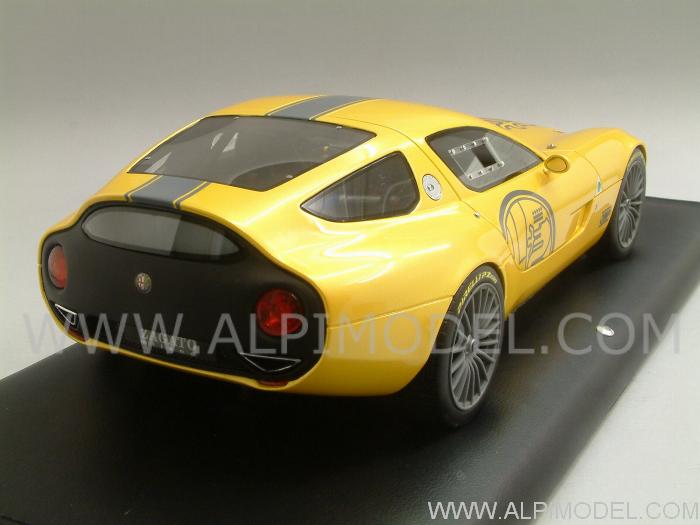 Alfa Romeo TZ3 2010 1/18 (Metallic Yellow) - gift box- leather base - mr-collection