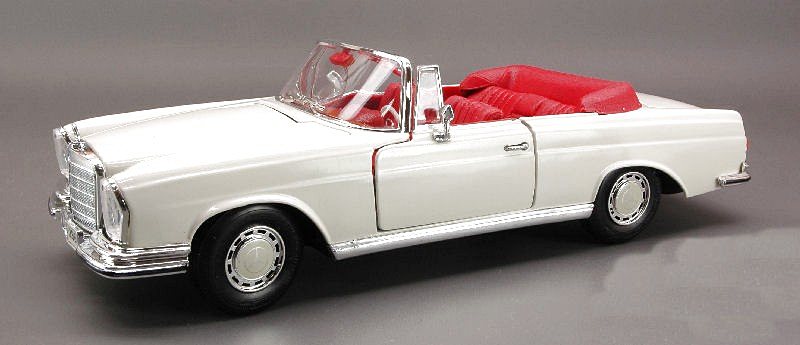 Mercedes 280 SE 1968 (Cream) by maisto