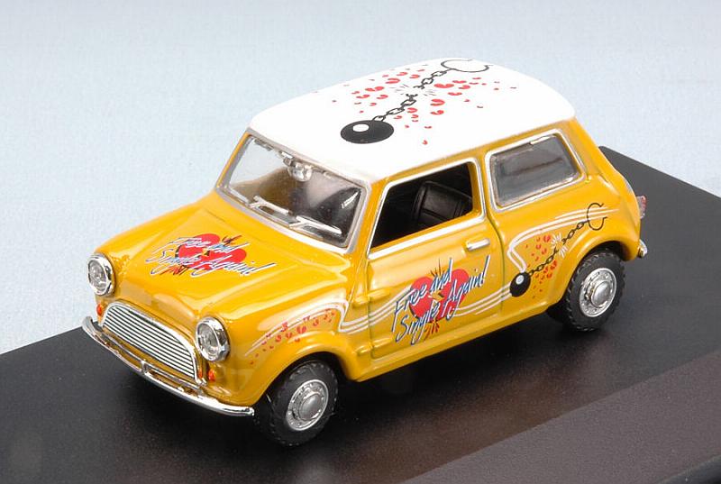 Mini Cooper 'Just Divorced' by oxford