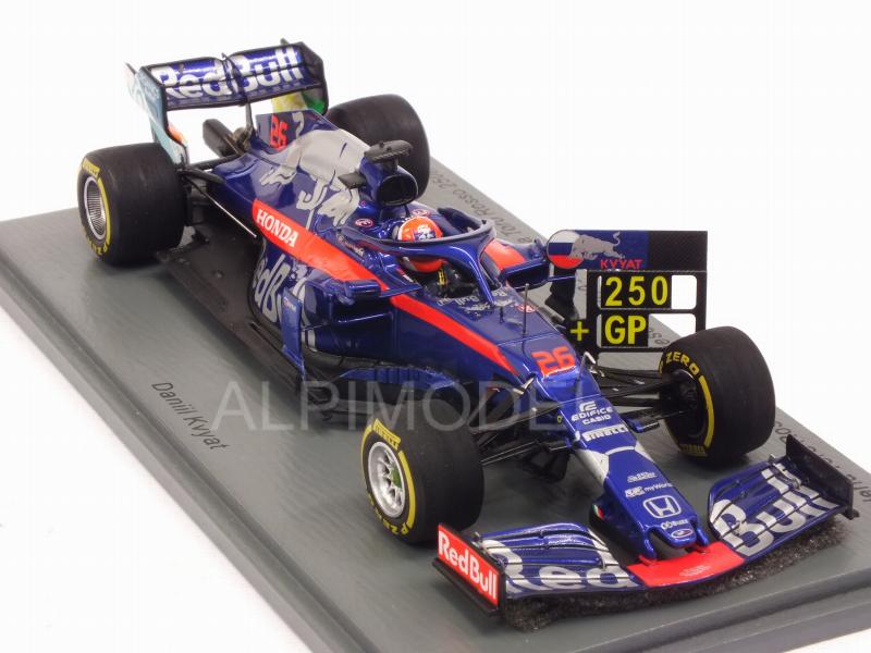 Toro Rosso #26 250th GP China 2019 Daniil.Kvyat (with pit board) - spark-model