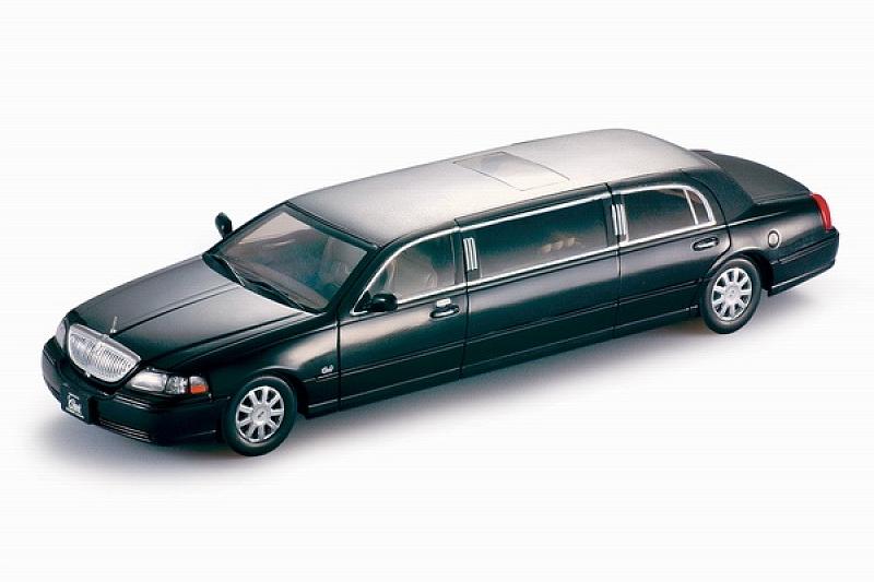 Lincoln Town Car Limousine 2003 Black by sunstar