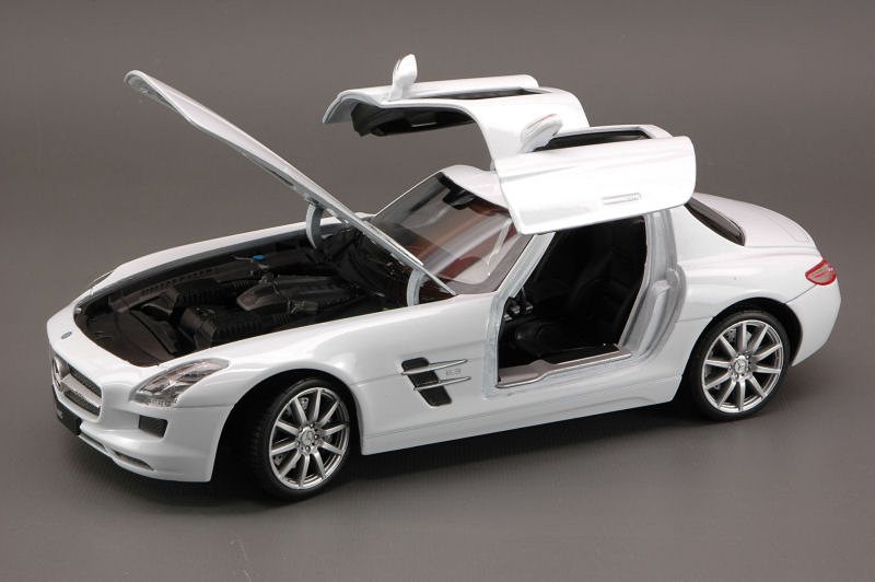 Mercedes SLS AMG 2009 (White) by welly