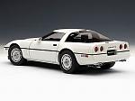 Chevrolet Corvette 1986 White 1:18