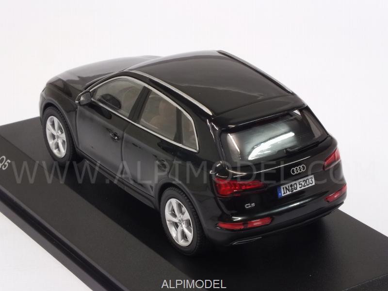 i-scale Audi Q5 2016 (Mythos Black) Audi Promo (1/43 scale model)