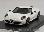 Alfa Romeo 4C Geneva Motorshow 2013 (Matt Pearl White)