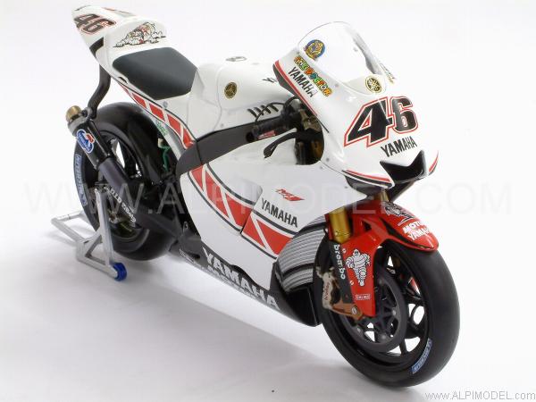 YAMAHA YZR-M1 GP VALENCIA - SPAIN 2005  VALENTINO ROSSI by minichamps