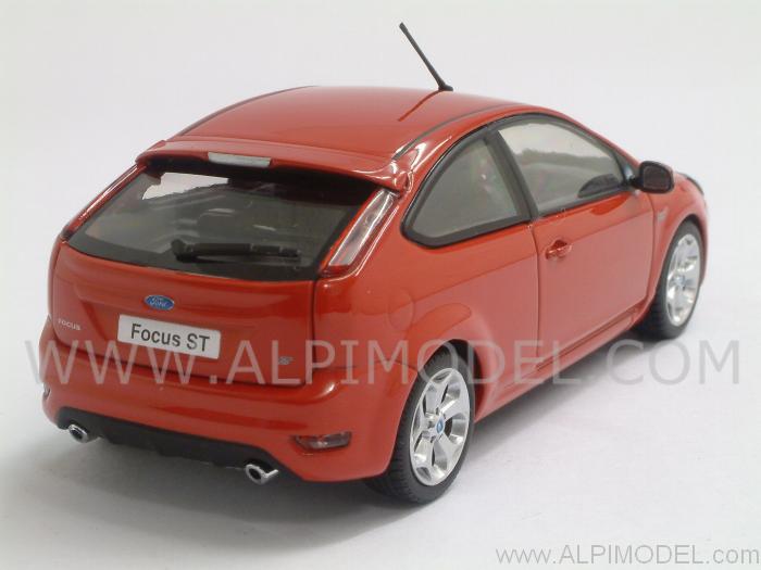 Ford focus III phase 1 red grena minichamps 1:43 