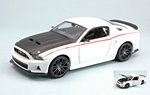 Ford Mustang Street Racer 2014 (White/Black) by MAISTO