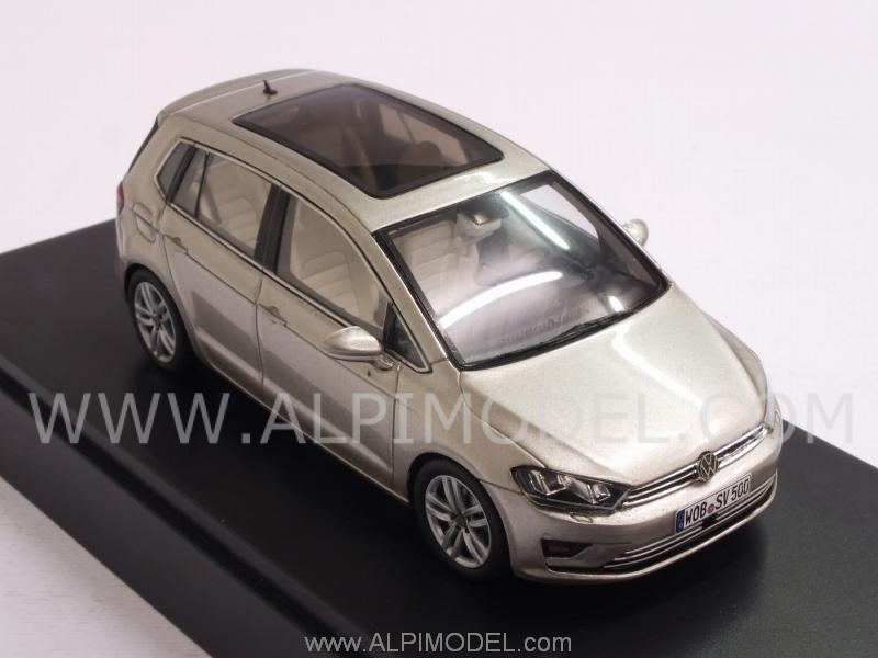 Bon plan : la Volkswagen Golf 7 GTE de Spark au 1/43 à 15 € - Mini PDLV